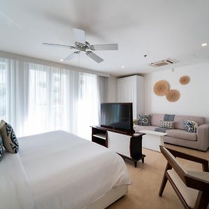 Junior King Suite Garden View